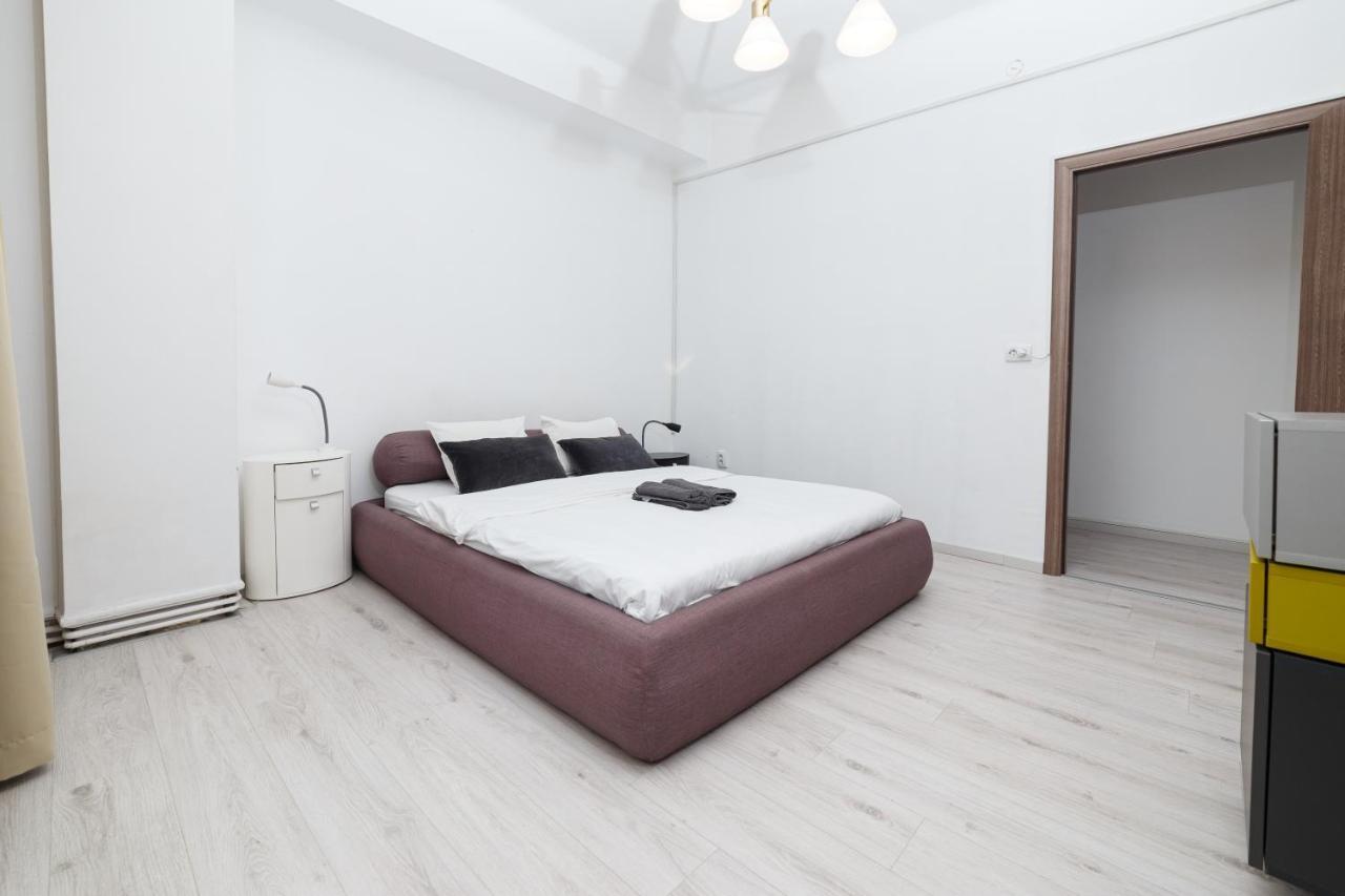 Color Apartments Franceza St Bucarest Extérieur photo