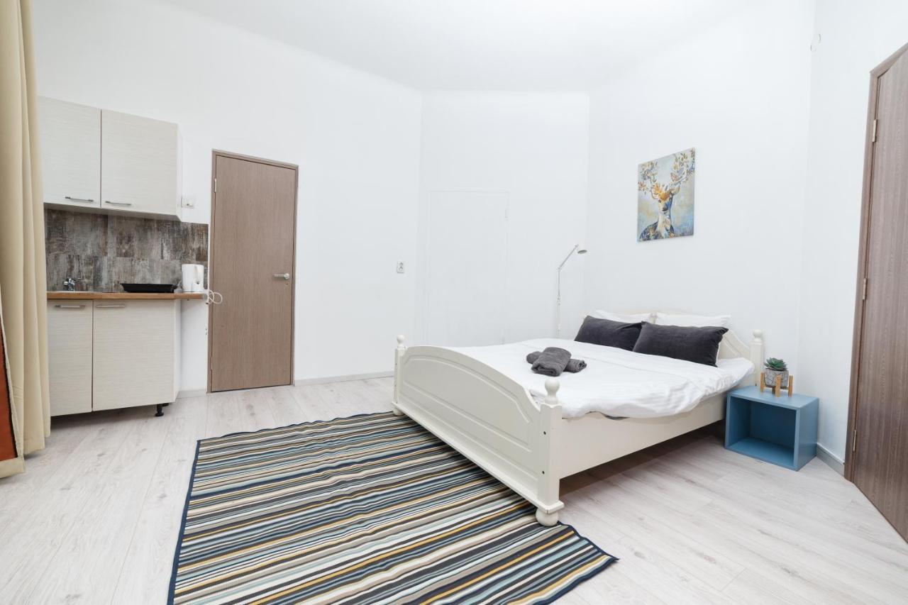 Color Apartments Franceza St Bucarest Extérieur photo