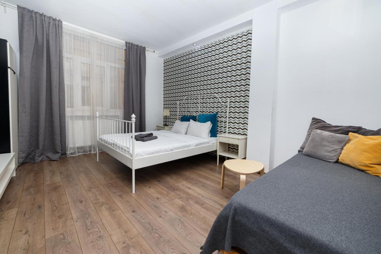 Color Apartments Franceza St Bucarest Extérieur photo