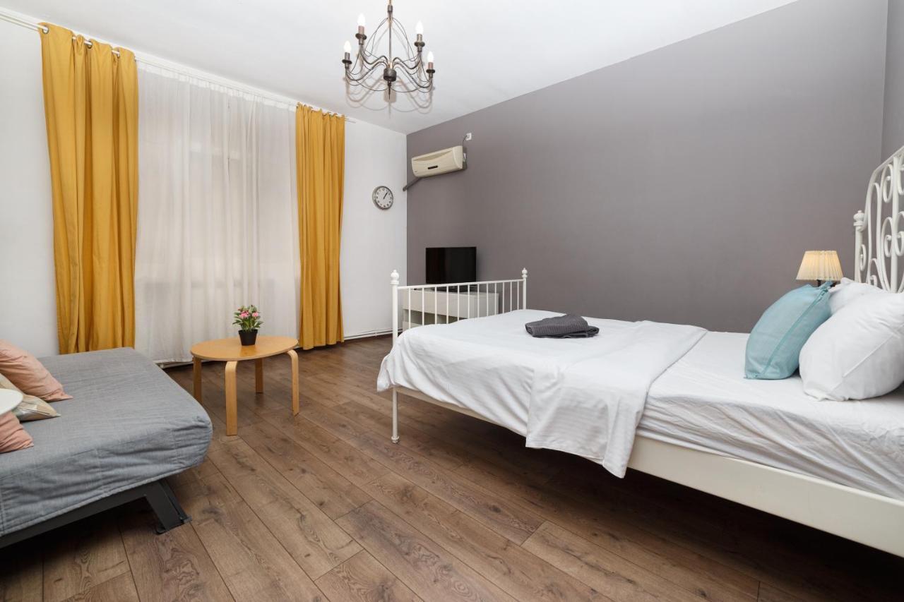 Color Apartments Franceza St Bucarest Extérieur photo