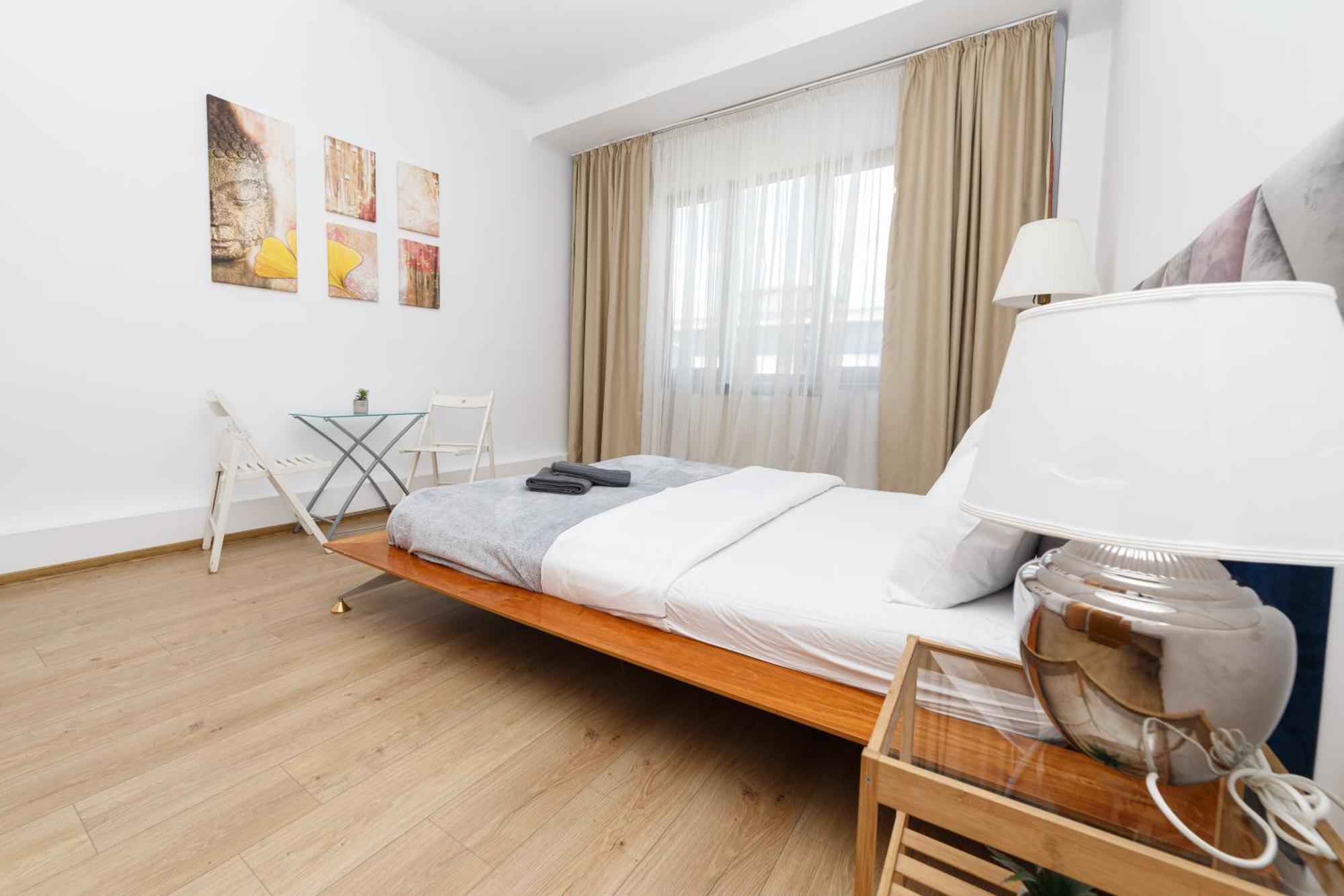 Color Apartments Franceza St Bucarest Extérieur photo