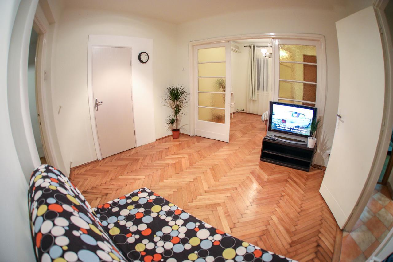 Color Apartments Franceza St Bucarest Extérieur photo