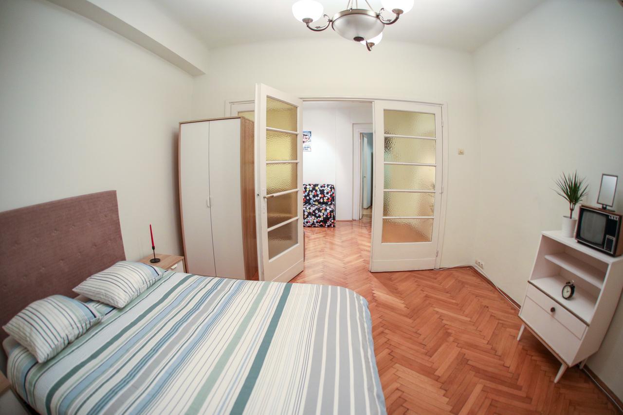 Color Apartments Franceza St Bucarest Extérieur photo
